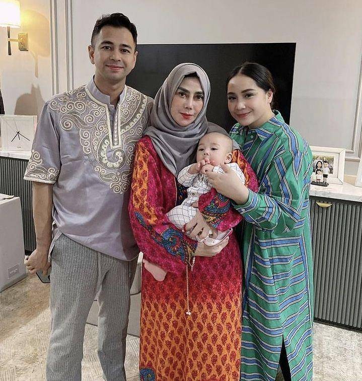 orangtua artis yang single mom (instagram.com/amy_r_qanita)