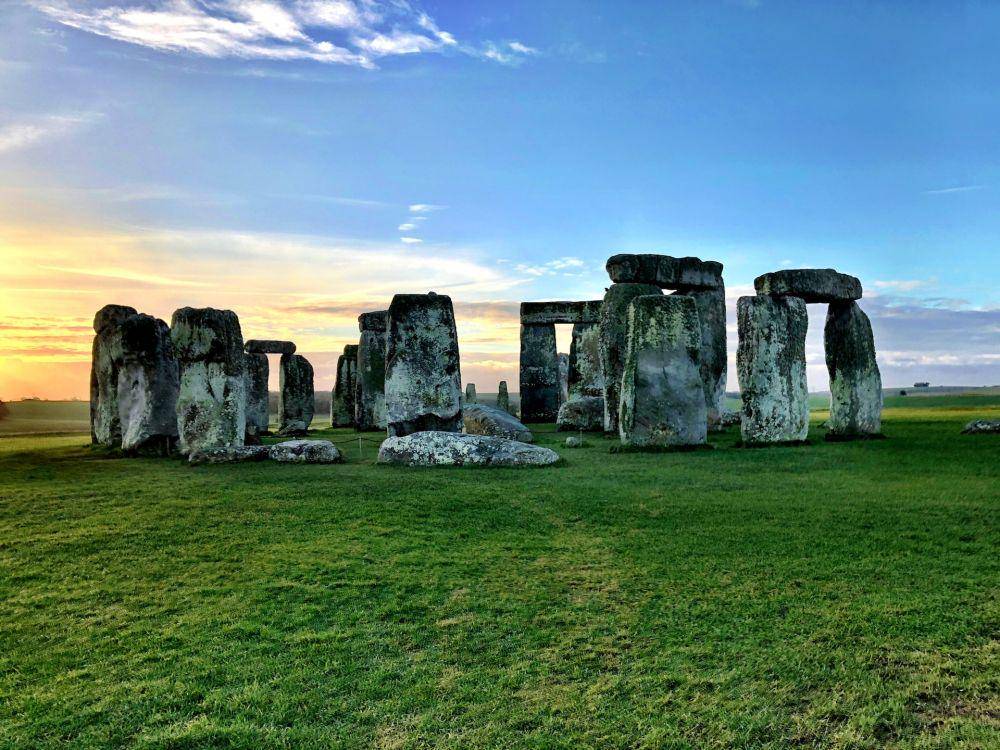 Stonehenge (unsplash.com/Brooke Bell)