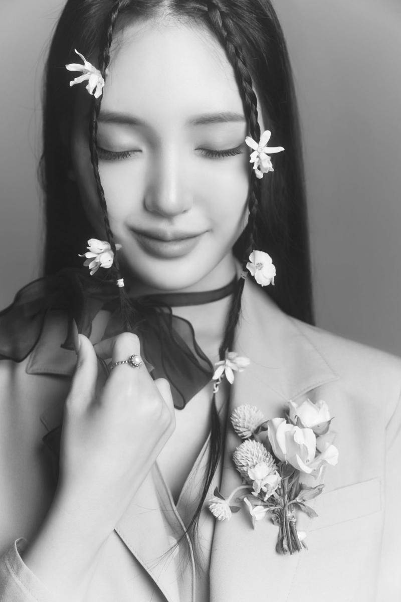 Seo Yunju mimiirose untuk single album AWESOME (twitter.com/mimiirose_YESIM)