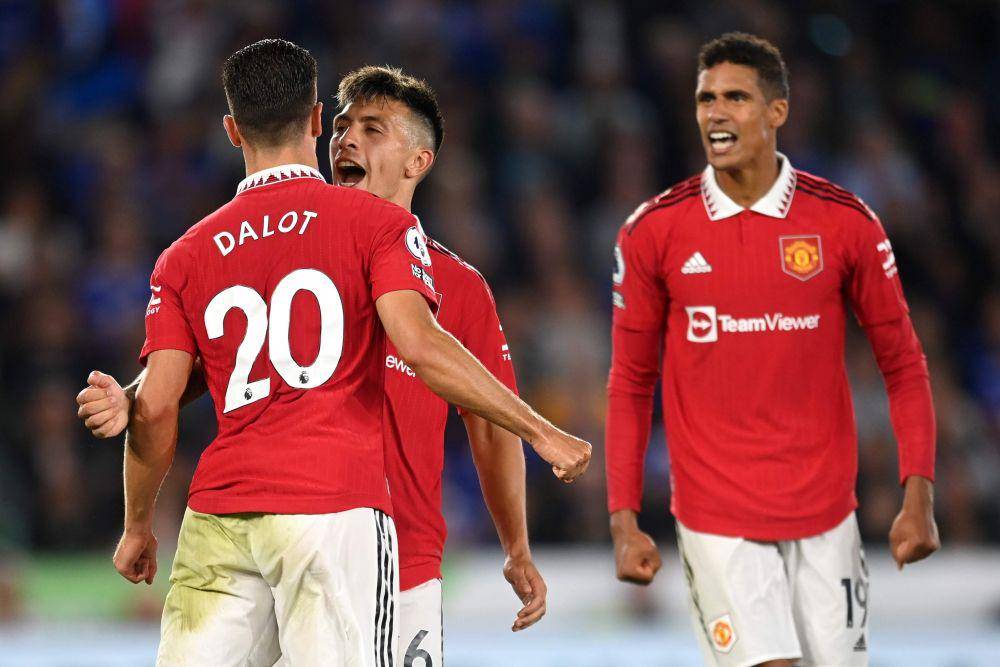 Para pemain MU melakukan selebrasi kemenangan. (twitter.com/ManUtd)