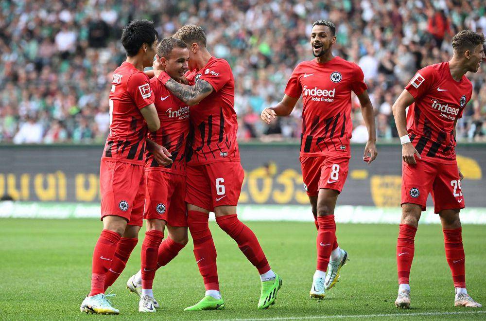 Pemain Eintracht Frankfurt saat merayakan gol. (twitter.com/MarioGoetze)