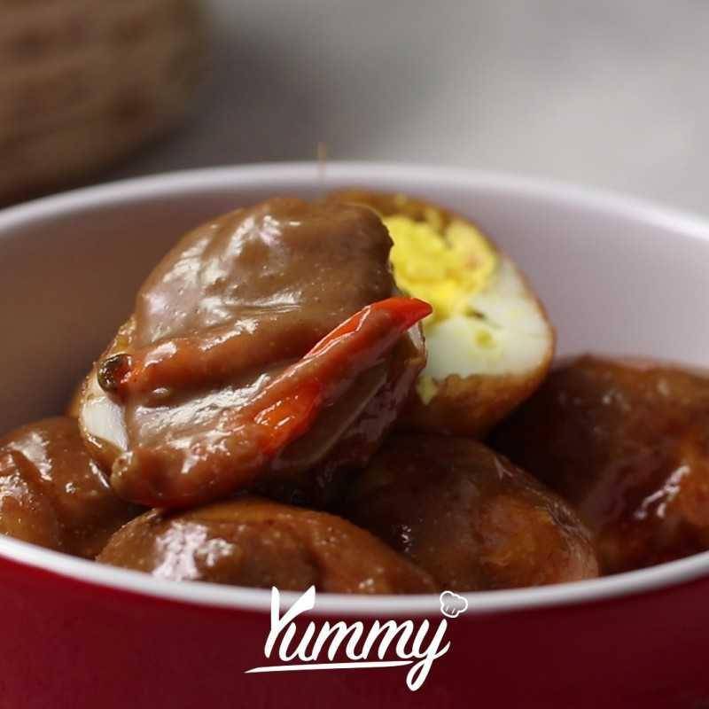 telur petis (yummy.co.id)