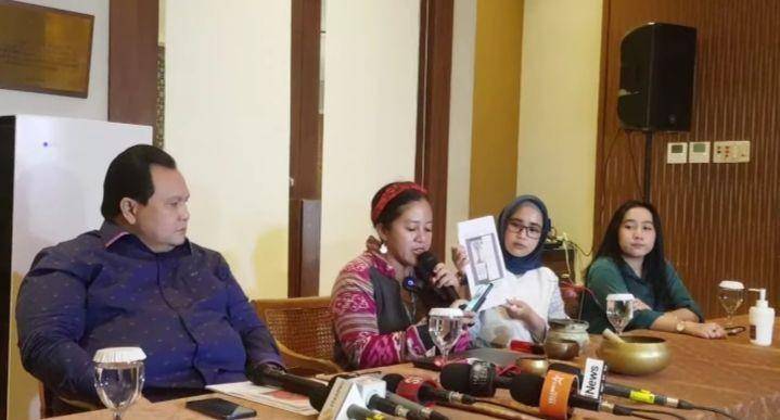 potret Mbak Rara dan kuasa hukum (youtube.com/Cumicumi)