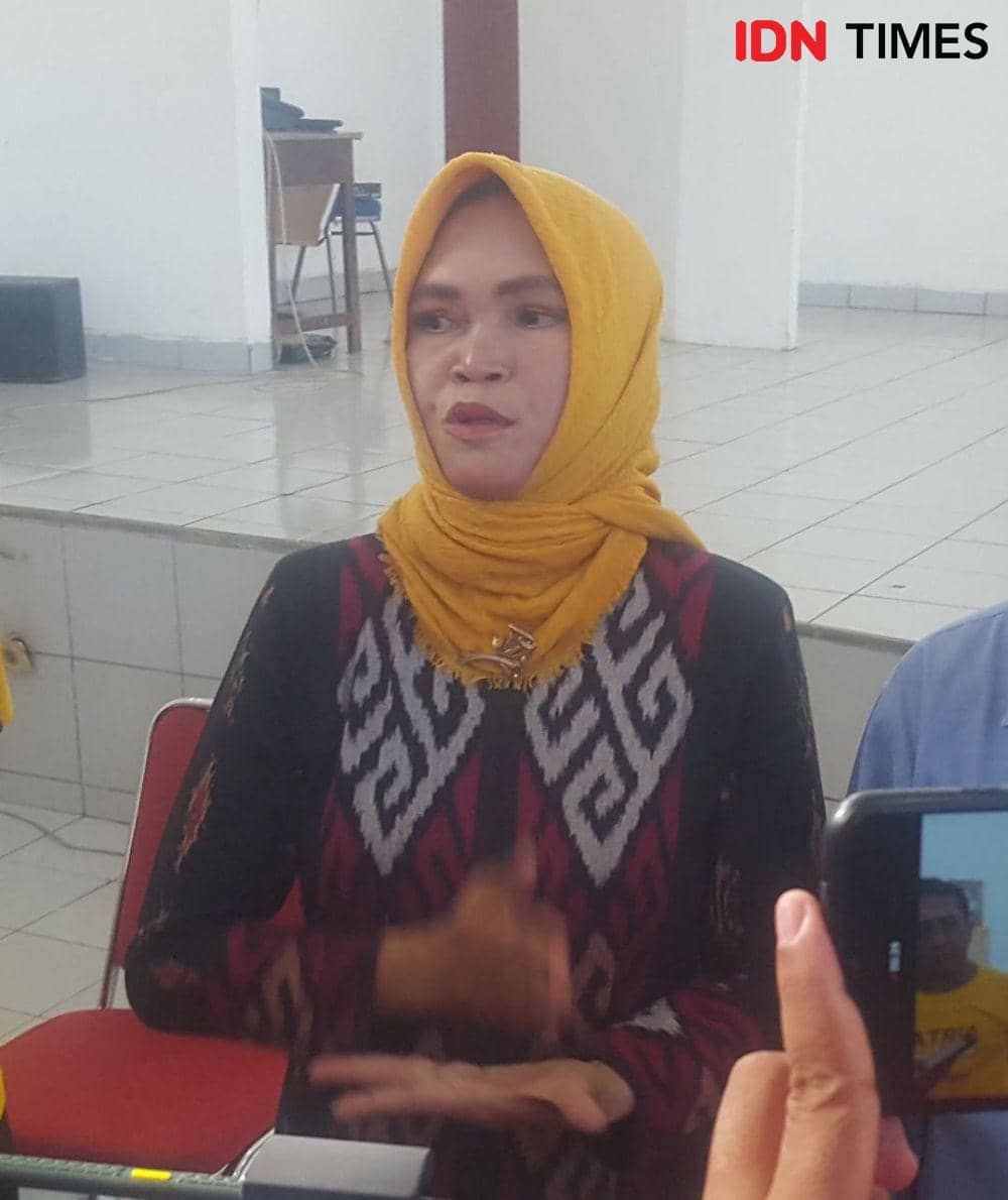 Kepala SDN Model Mataram Aries Setyarini. (IDN Times/Muhammad Nasir)