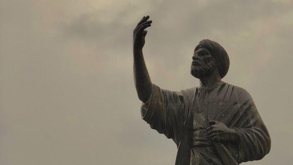 Mengenal Abbas Ibn Firnas, Manusia Pertama yang Bisa Terbang