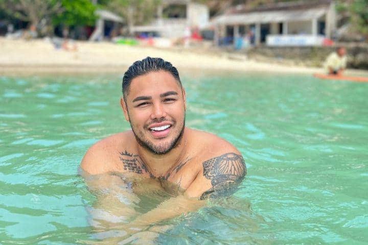 10 Potret Liburan Ivan Gunawan di Bali, Bikin Heboh Netizen!