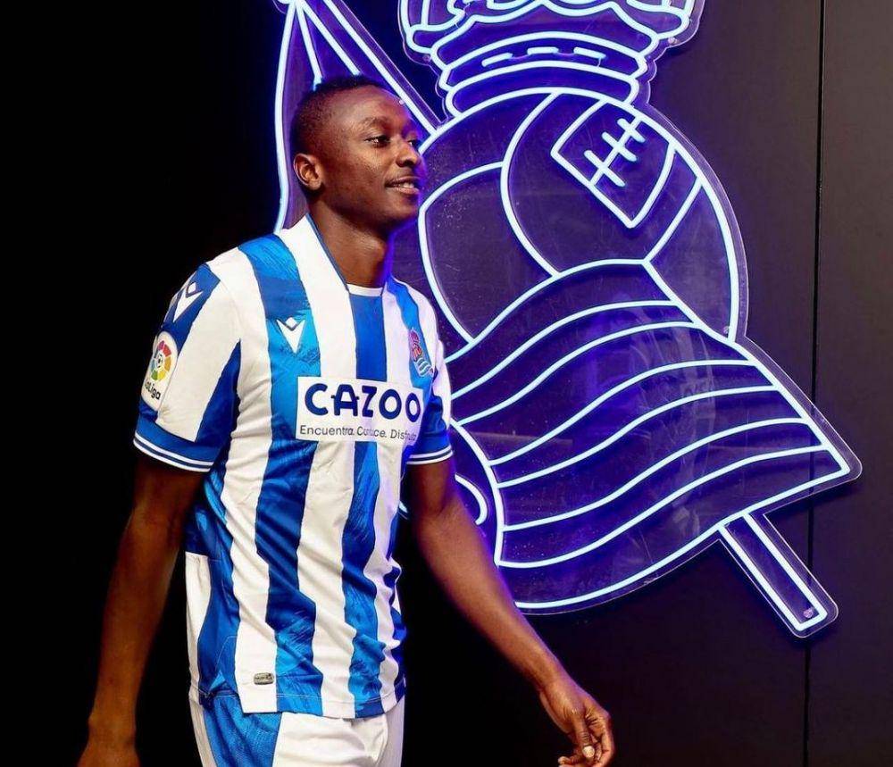 Umar Sadiq saat resmi bergabung dengan Real Sociedad. (instagram.com/sadiq.umar19)