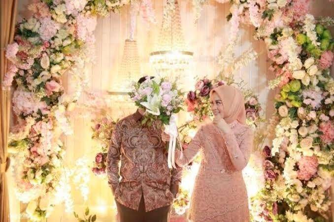 (Potret pernikahan Brigadir Suci dan suaminya) IDN Times/Istimewa