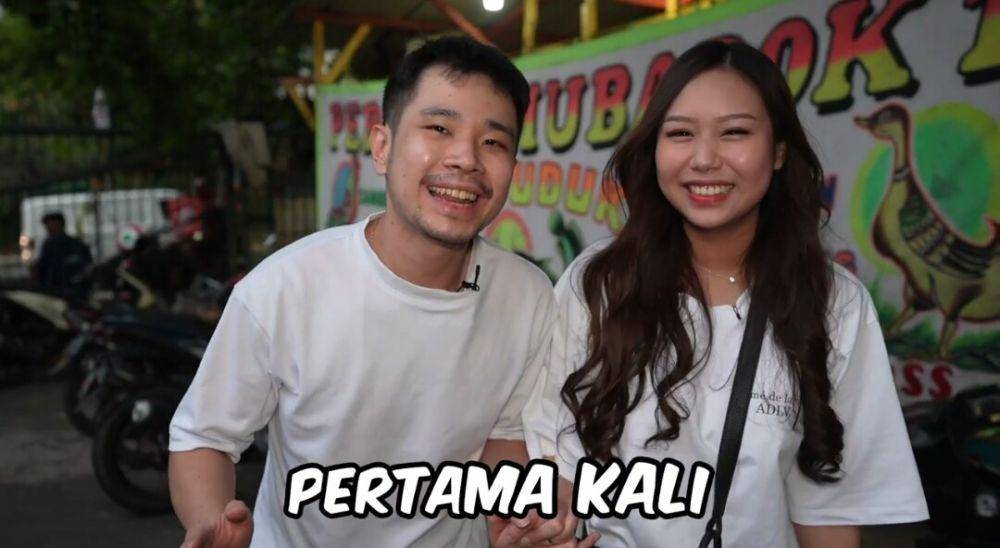 Jess No Limit pertama kali ajak Sisca Kohl makan pecel lele di tempatnya langsung. (youtube.com/Jess No Limit)