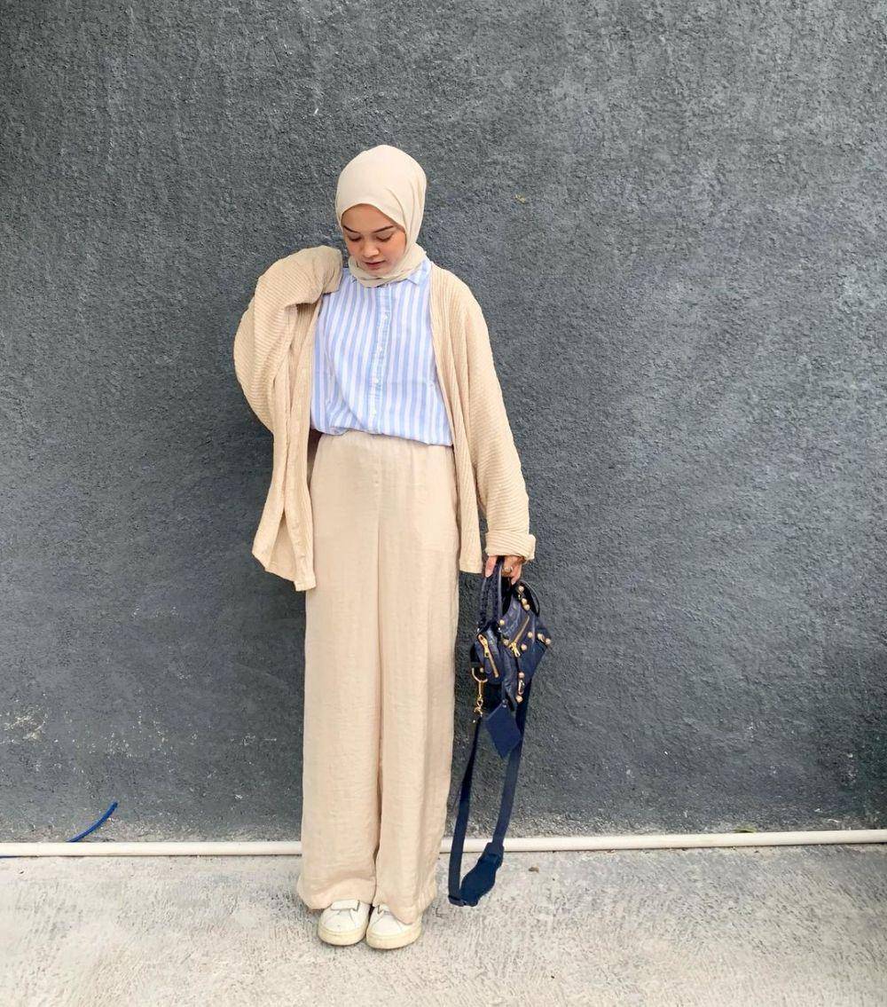 ide padu padan outfit motif stripe ala Yure Zalina (instagram.com/yurezalina)