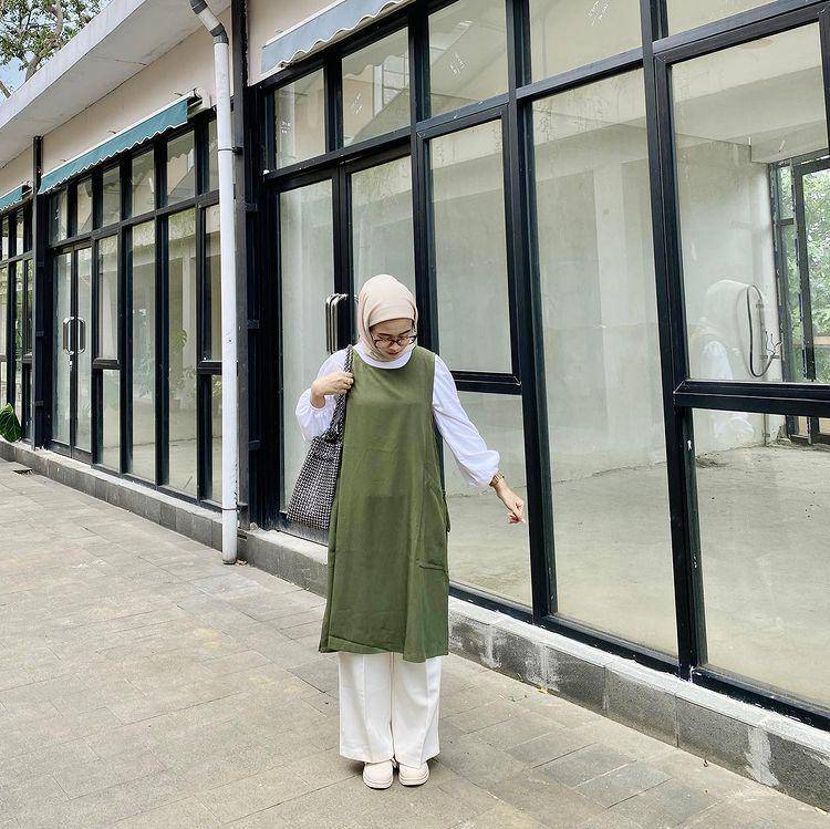 potret Ayu Fuziyanti yang memakai atasan putih (instagram.com/ayufuziyantii)