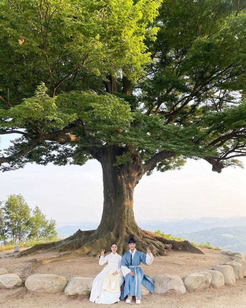potret Kim Min Jae di balik layar drama Poong, The Joseon Psychiatrist (instagram.com/real.be)