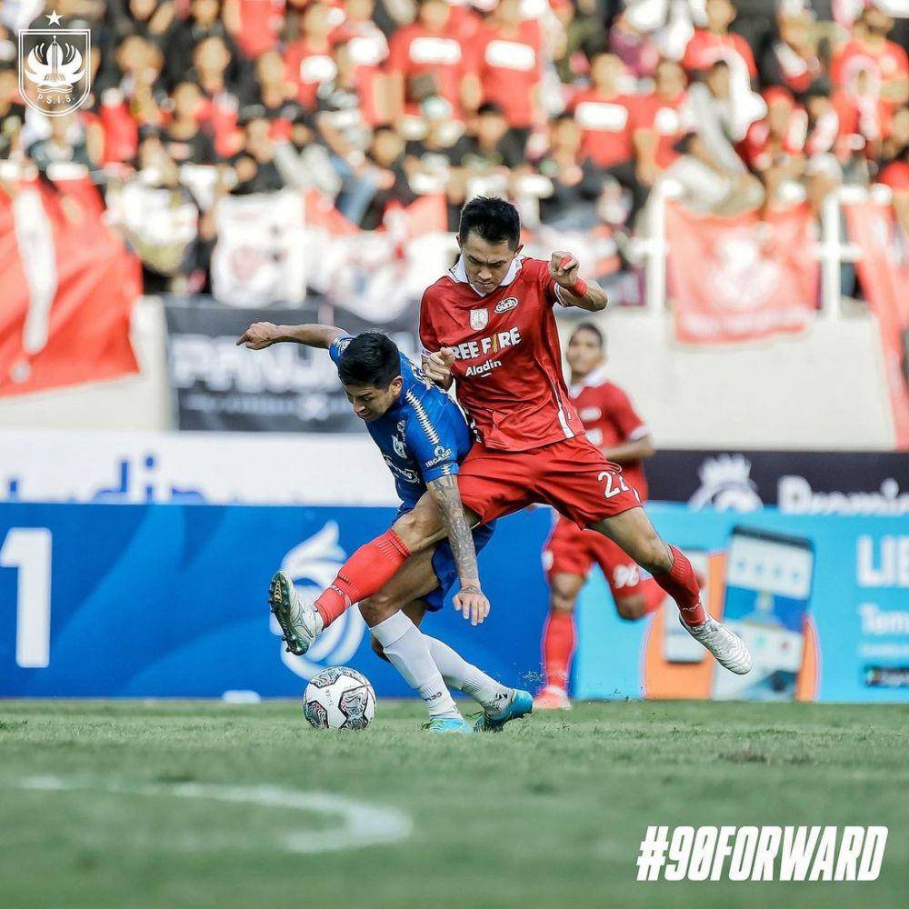 Potret laga Persis Solo melawan PSIS Semarang di pekan ke-8 Liga 1 2022/2023. (instagram.com/psisfcofficial)