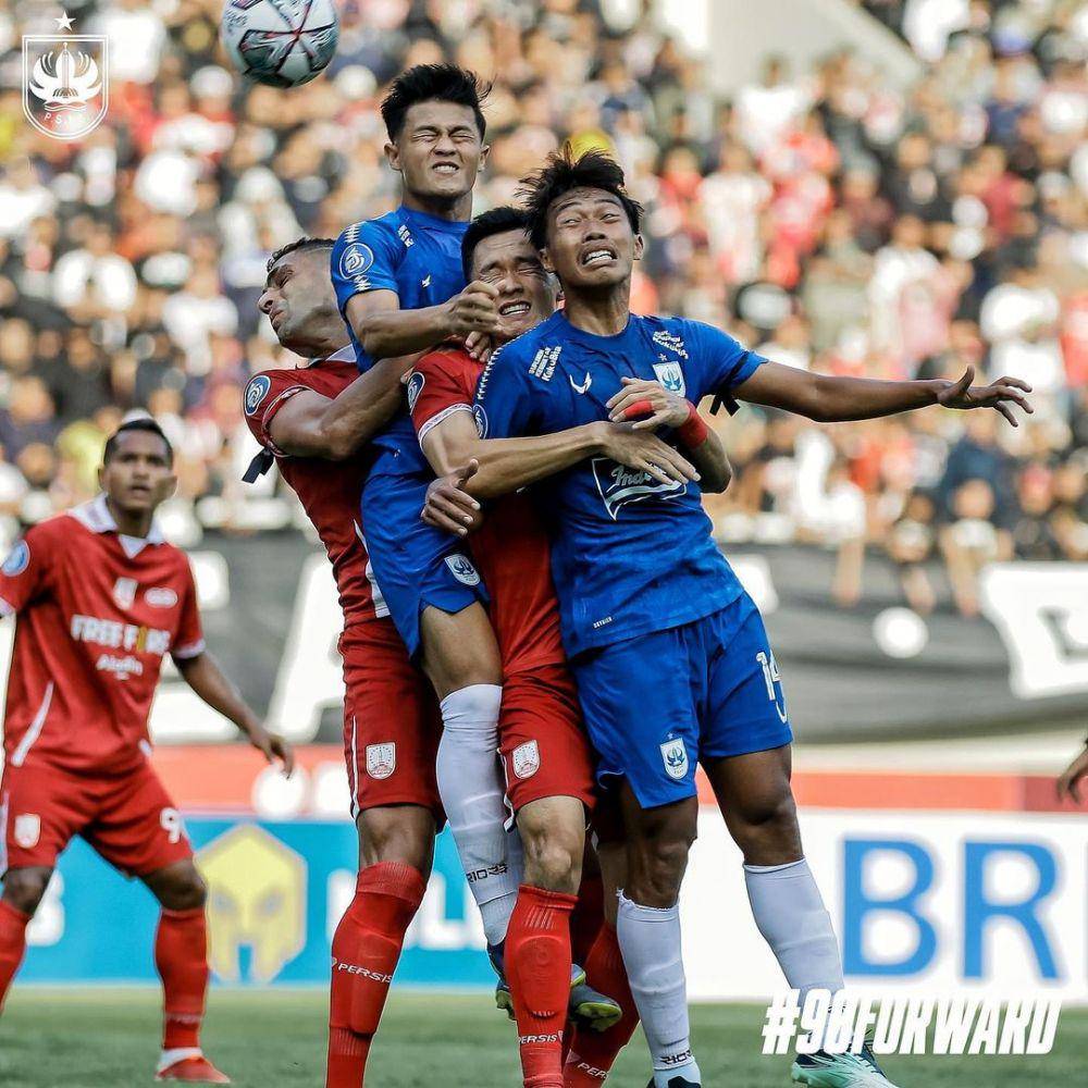 Potret laga Persis Solo kontra PSIS Semarang di pekan ke-8 Liga 1 2022/2023. (instagram.com/psisfcofficial)
