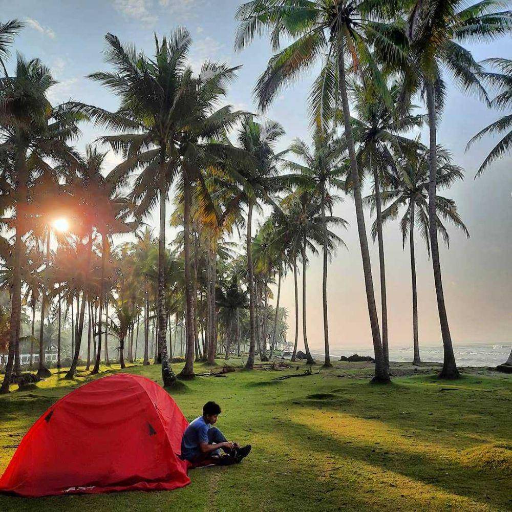 Pantai Mandiri (instagram.com/arsln_ghz)