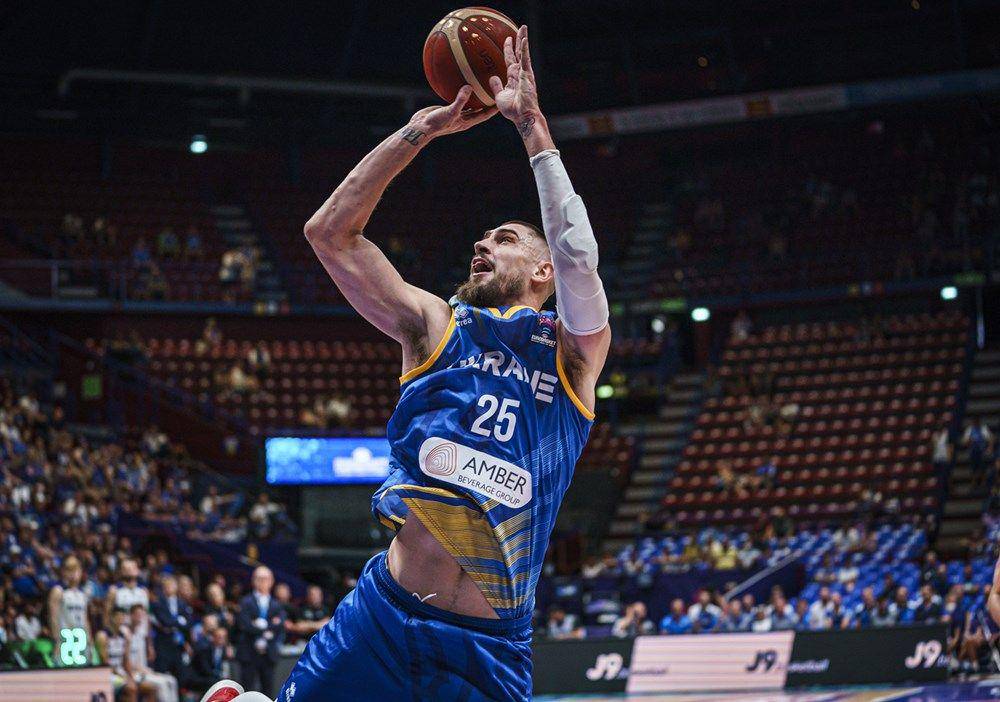 Alex Len tampil di gelaran EuroBasket 2022. (fiba.basketball)