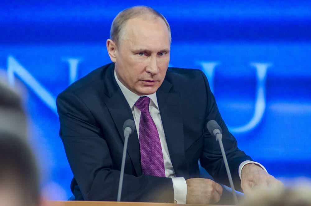Putin Teken UU Larangan Propaganda LGBT di Rusia