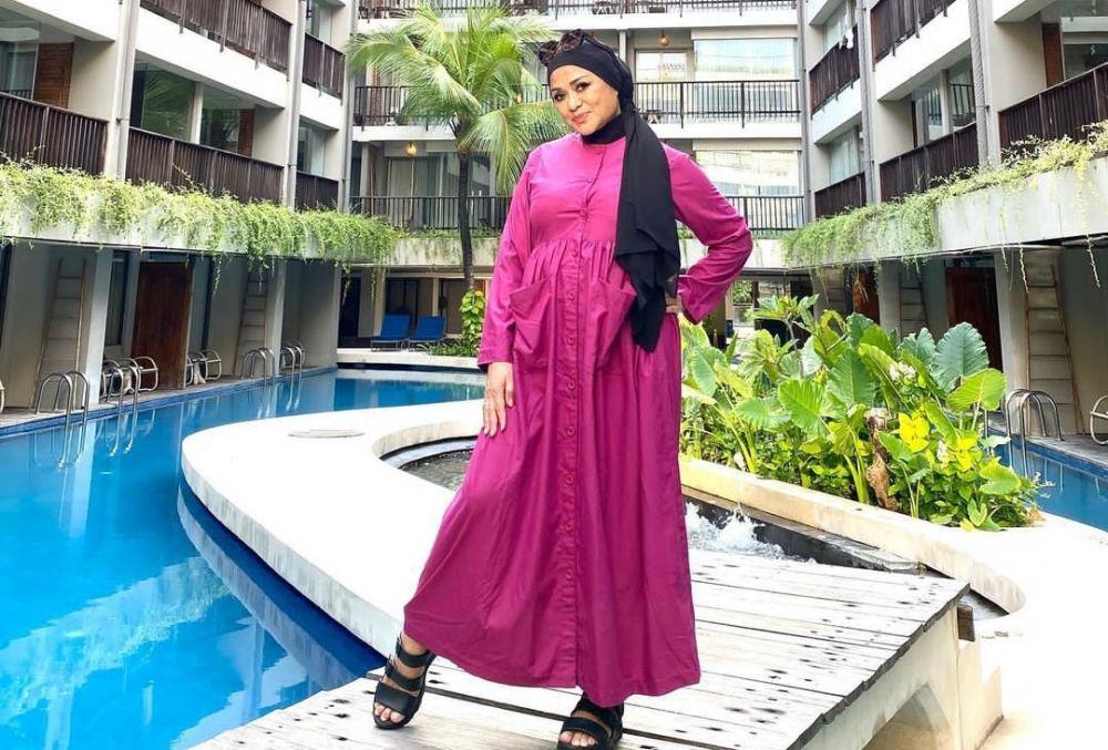 9 Potret Betharia Sonata yang Kini Mantap Pakai Hijab, Makin Stunning