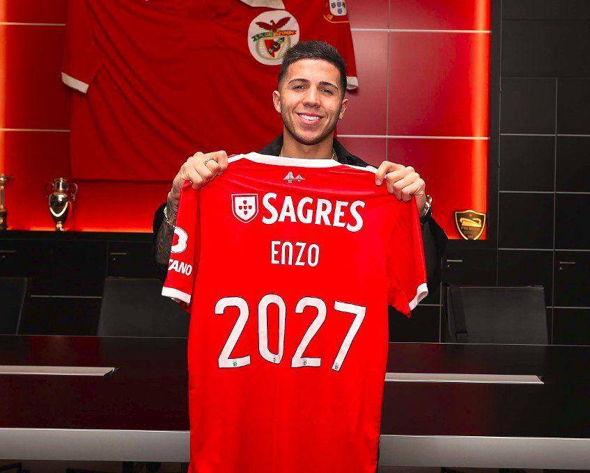 Enzo Fernandes (slbenfica.pt)