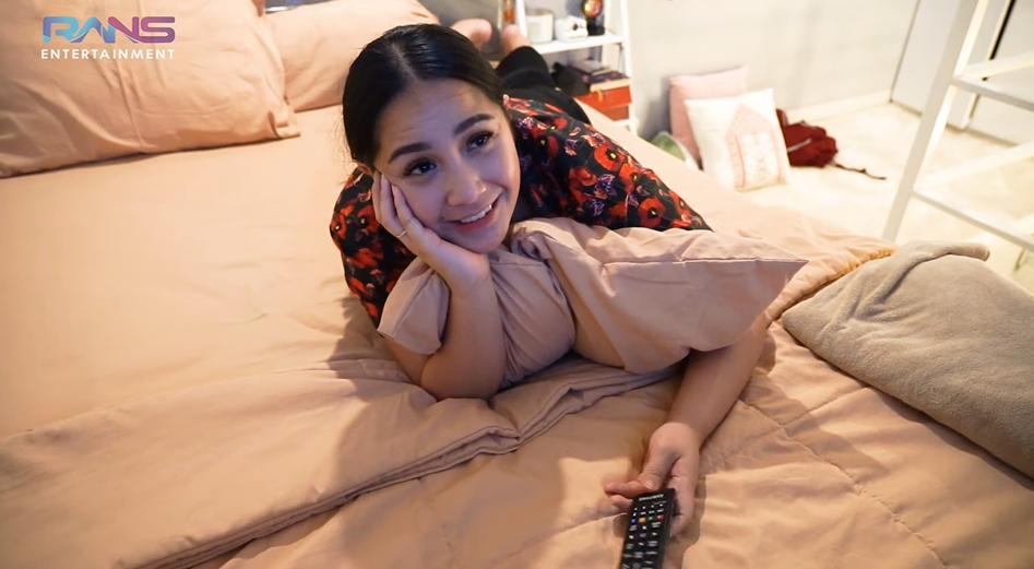 10 Potret Nagita Slavina Jadi Anak Kost Seharian, Ceritanya Healing!