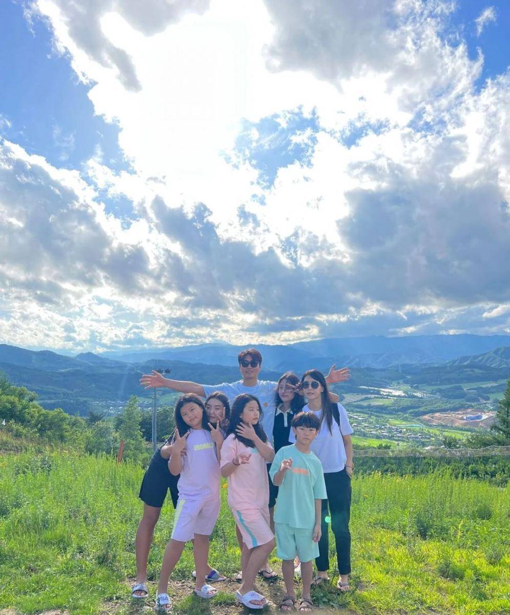 Daebak family (instagram.com/dglee20)
