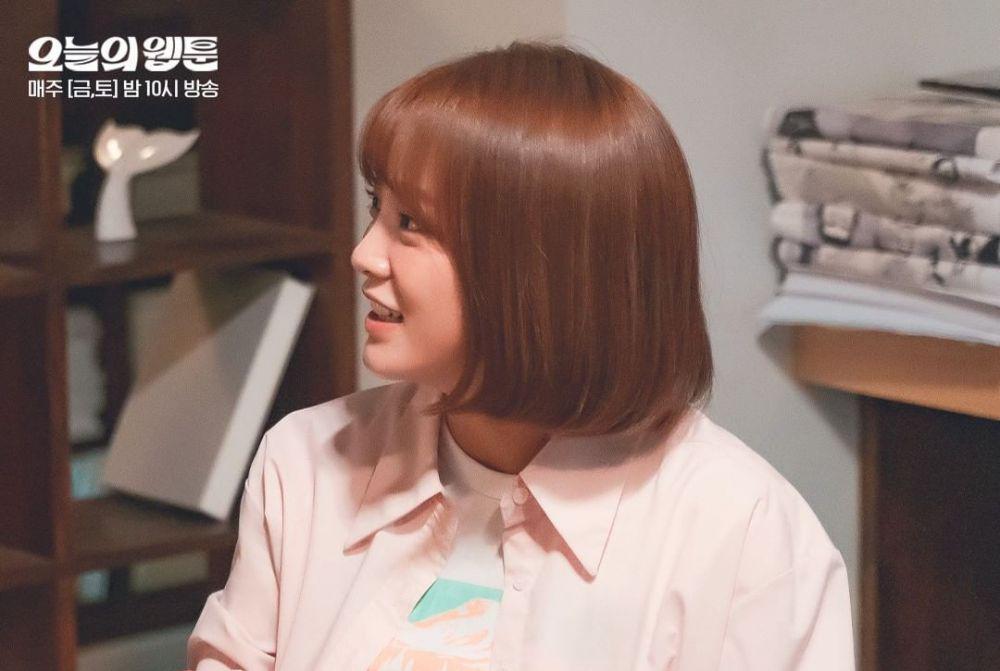 9 Harga Outfit Kim Se Jeong di Drakor Today's Webtoon (Part 2)