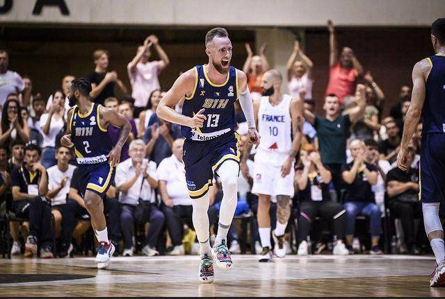 Dzanan Musa saat berseragam Bosnia-Herzegovina. (instagram.com/dzananmusa)