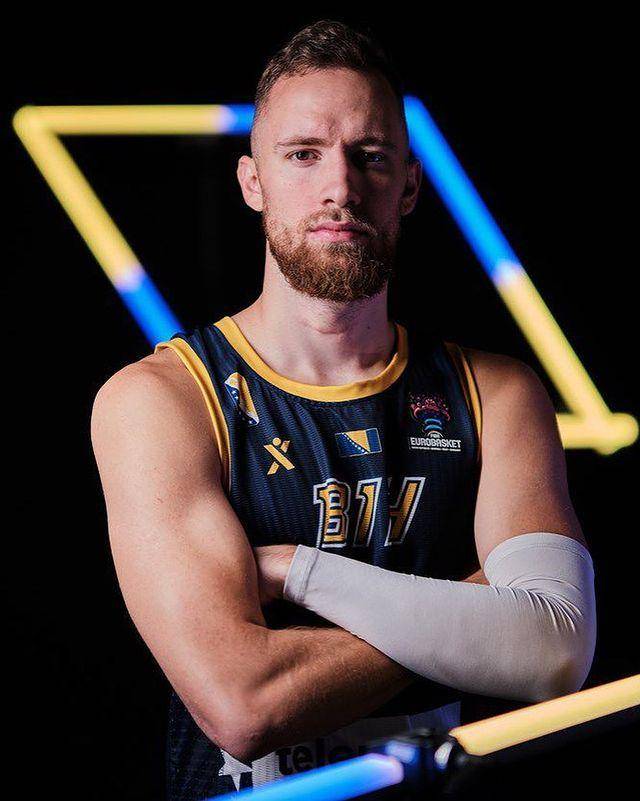 Dzanan Musa saat berseragam Bosnia-Herzegovina. (instagram.com/dzananmusa)