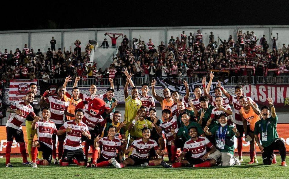 Selebrasi Madura United usai bekuk Persita Tangerang, Jumat (2/9/2022). (Twitter/@MaduraUnitedFC).