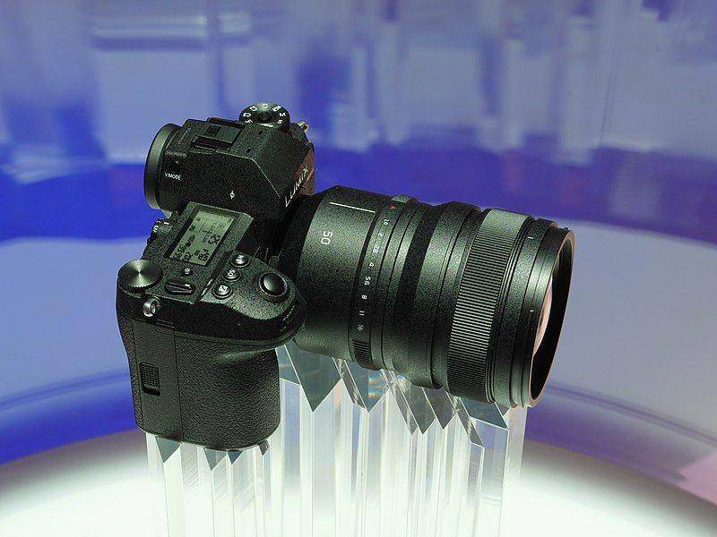 Panasonic Lumix S1R (Wikimedia Commons/Bautcsh)