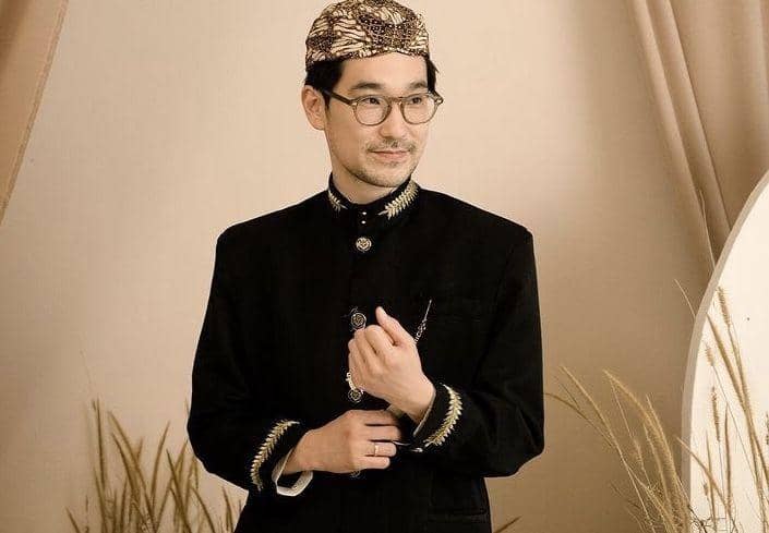 Kimbab Family pemotretan berbusana Sunda (instagram.com/vaniova)