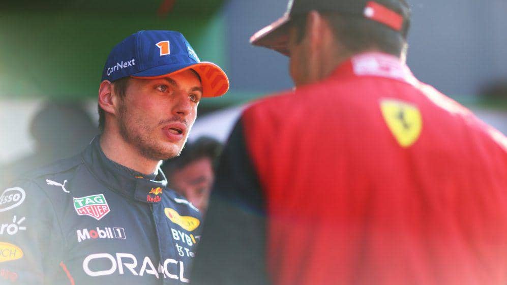 Max Verstappen dan Charles Leclerc (formula1.com)