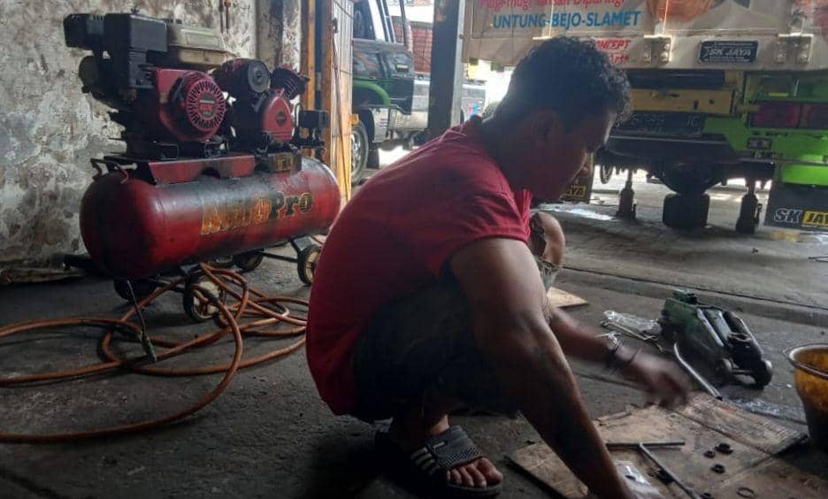 Dian TKI asal Desa Sedayulawas, Kecamatan Brondong, Kabupaten Lamongan yang lolos dari penyekapan di Kamboja. IDN Times/Imron
