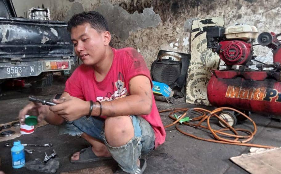 Dian TKI asal Desa Sedayulawas, Kecamatan Brondong, Kabupaten Lamongan yang lolos dari penyekapan di Kamboja. IDN Times/Imron