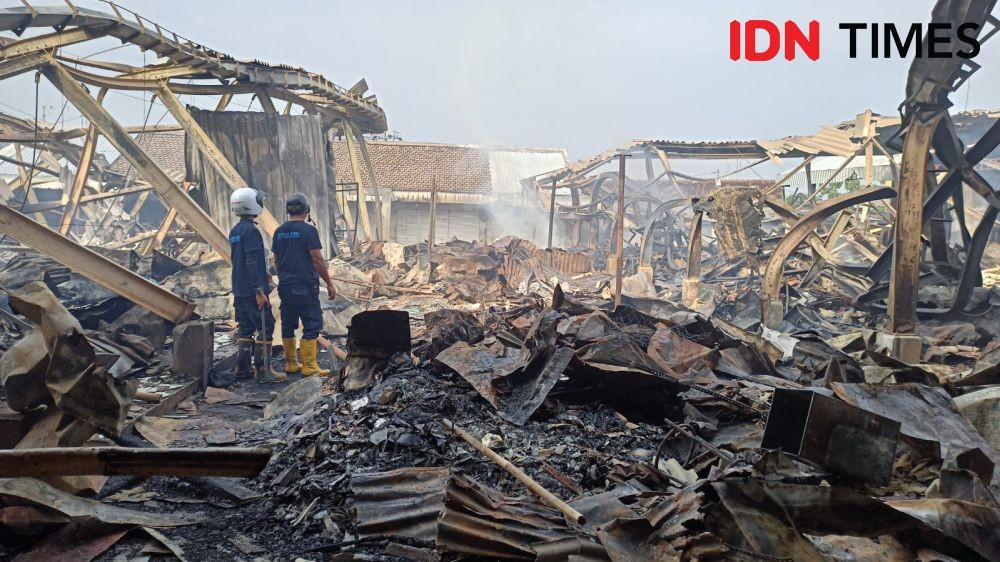 Pembasahan Masih Berlangsung di Pasar yang Terbakar di Madiun