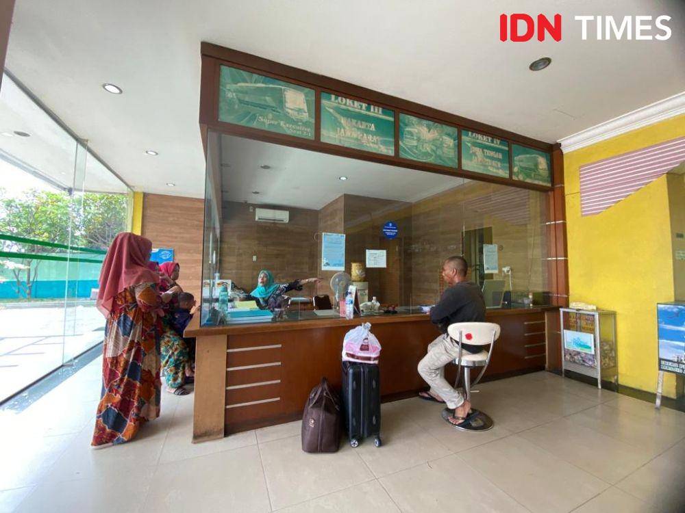 Suasana loket bus ALS di Medan (IDN Times/Indah Permata Sari)