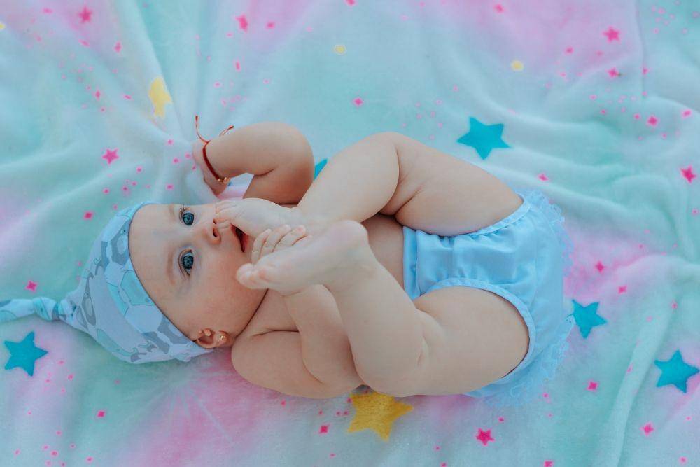 ilustrasi bayi (pexels.com/@catalina-carvajal-herrera-3408906)