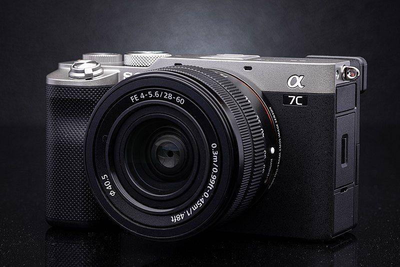 Sony A7C (Wikimedia Commons/Henry Söderlund)