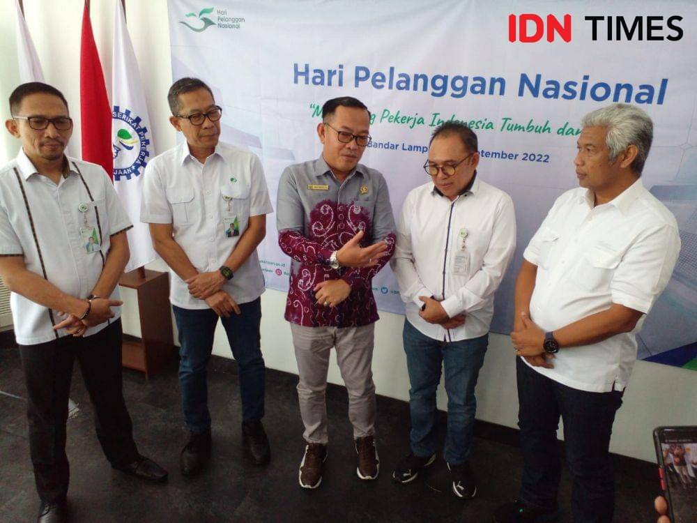 Kantor Cabang BPJAMSOSTEK Bandar Lampung menyemarakkan Hari Pelanggan Nasional, Senin (5/9/2022). (IDN Times/Martin L Tobing).