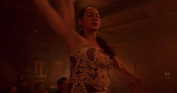 Alana berlatih menari  ( Dok. Screenplay Bumi Langit / Sri Asih )