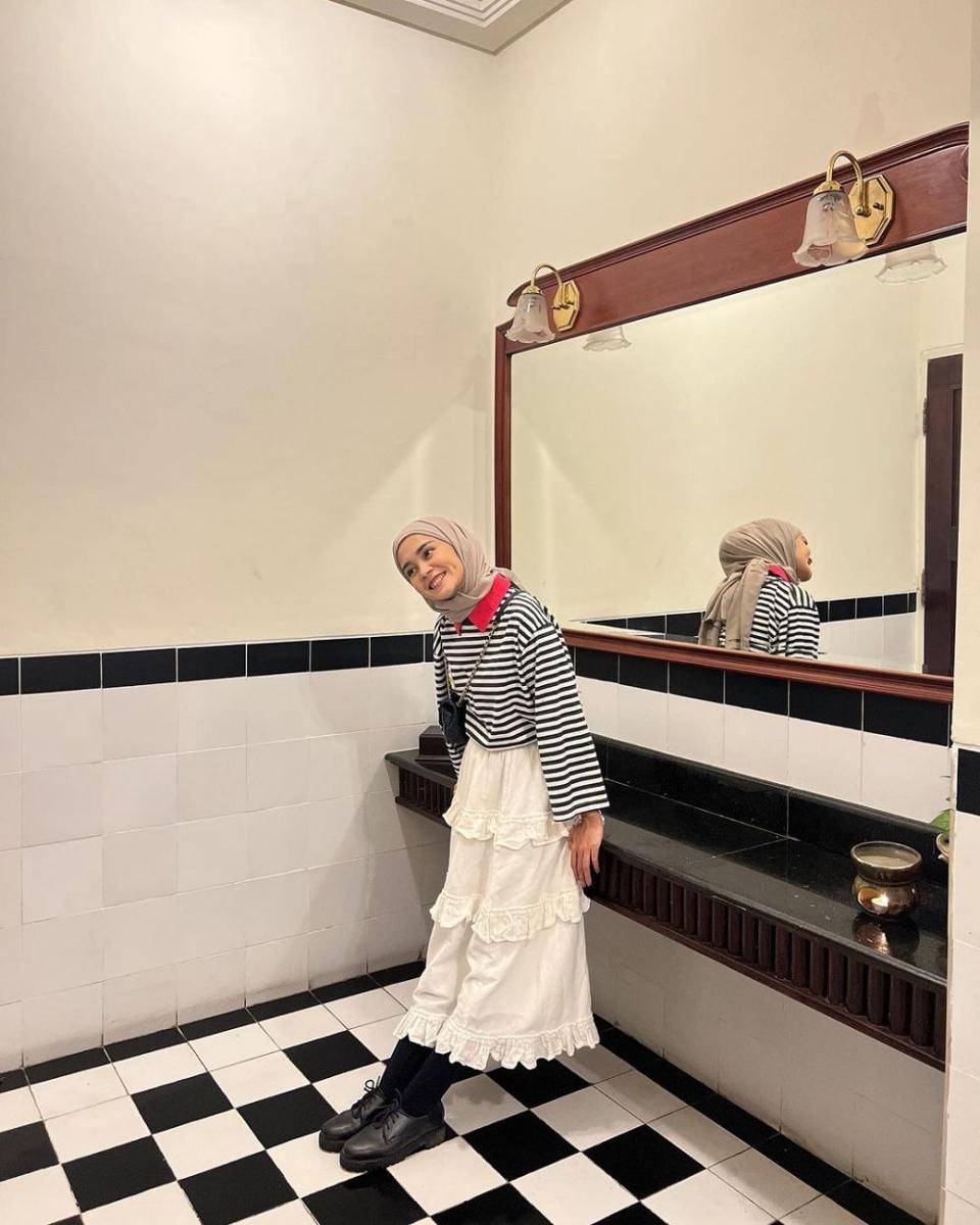 ide mix and match outfit stripe ala selebgram Yure Zalina (instagram.com/yurezalina)
