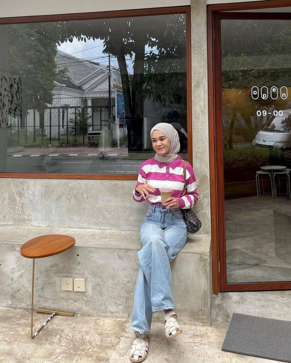 ide mix and match outfit stripe ala selebgram Yure Zalina (instagram.com/yurezalina)