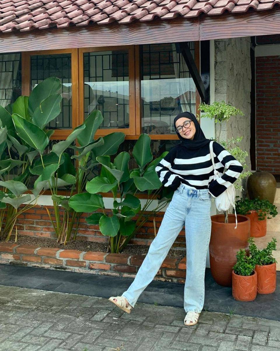 ide mix and match outfit stripe ala selebgram Yure Zalina (instagram.com/yurezalina)