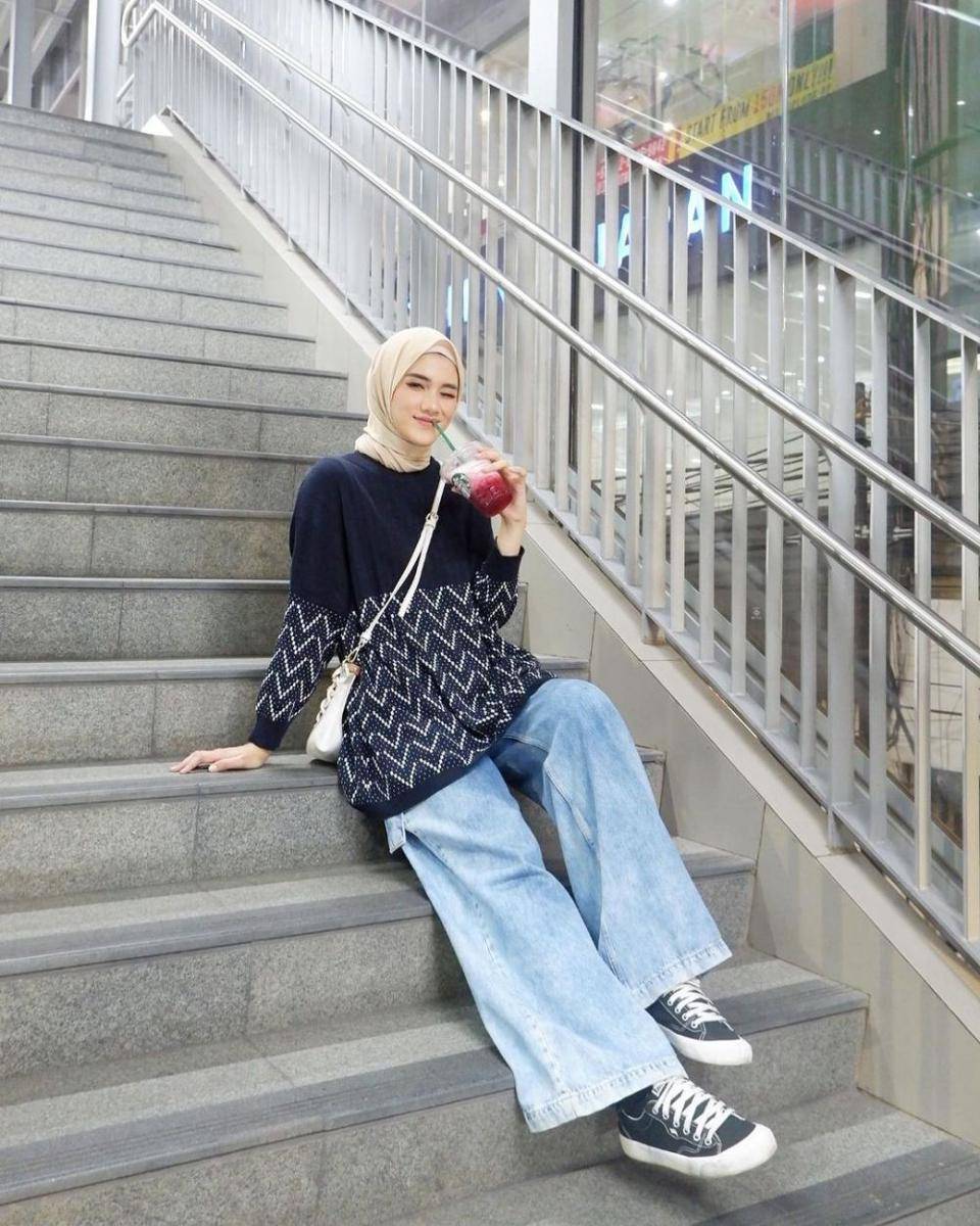 ide outfit nonton ke bioskop ala Rania Sukandari (instagram.com/raniaskdr_)