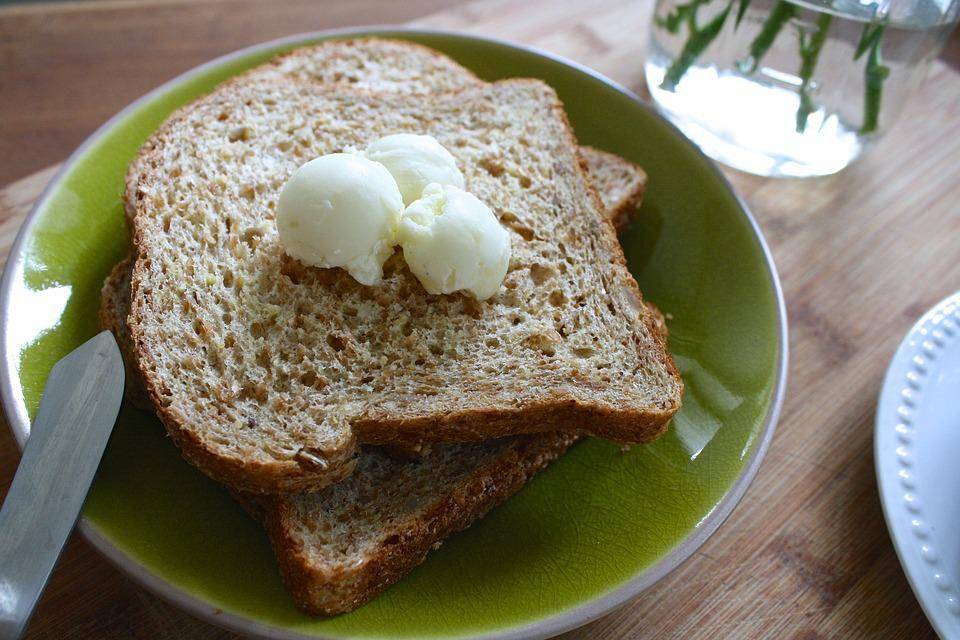 ilustrasi sprouted grain bread (pixabay.com/Aline Ponce)