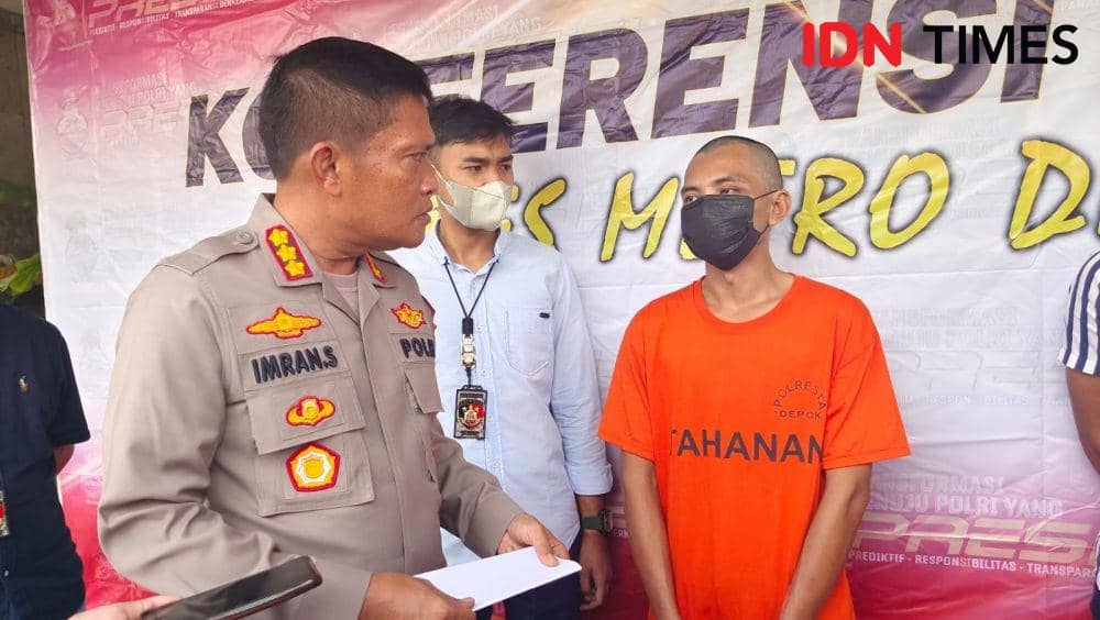 Kapolres Metro Depok, Kombes Imran Edwin Siregar menanyakan kronologis suami membakar isteri. (IDNTimes/Dicky)