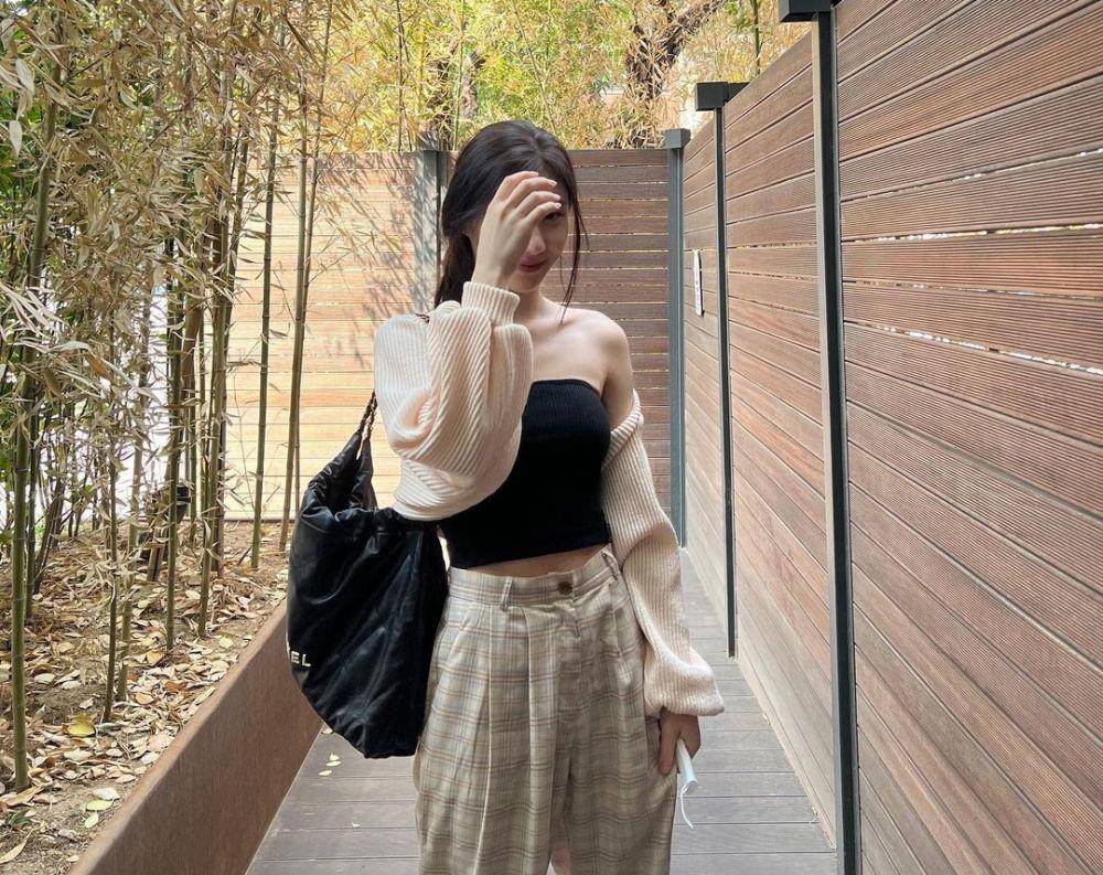 potret outfit ke Dufan ala Chaeryeong ITZY (Instagram.com/itzy.all.in.us)