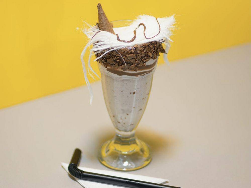 ilustrasi milkshake cookies and cream (pexels.com/Amirho3in tavkoli)