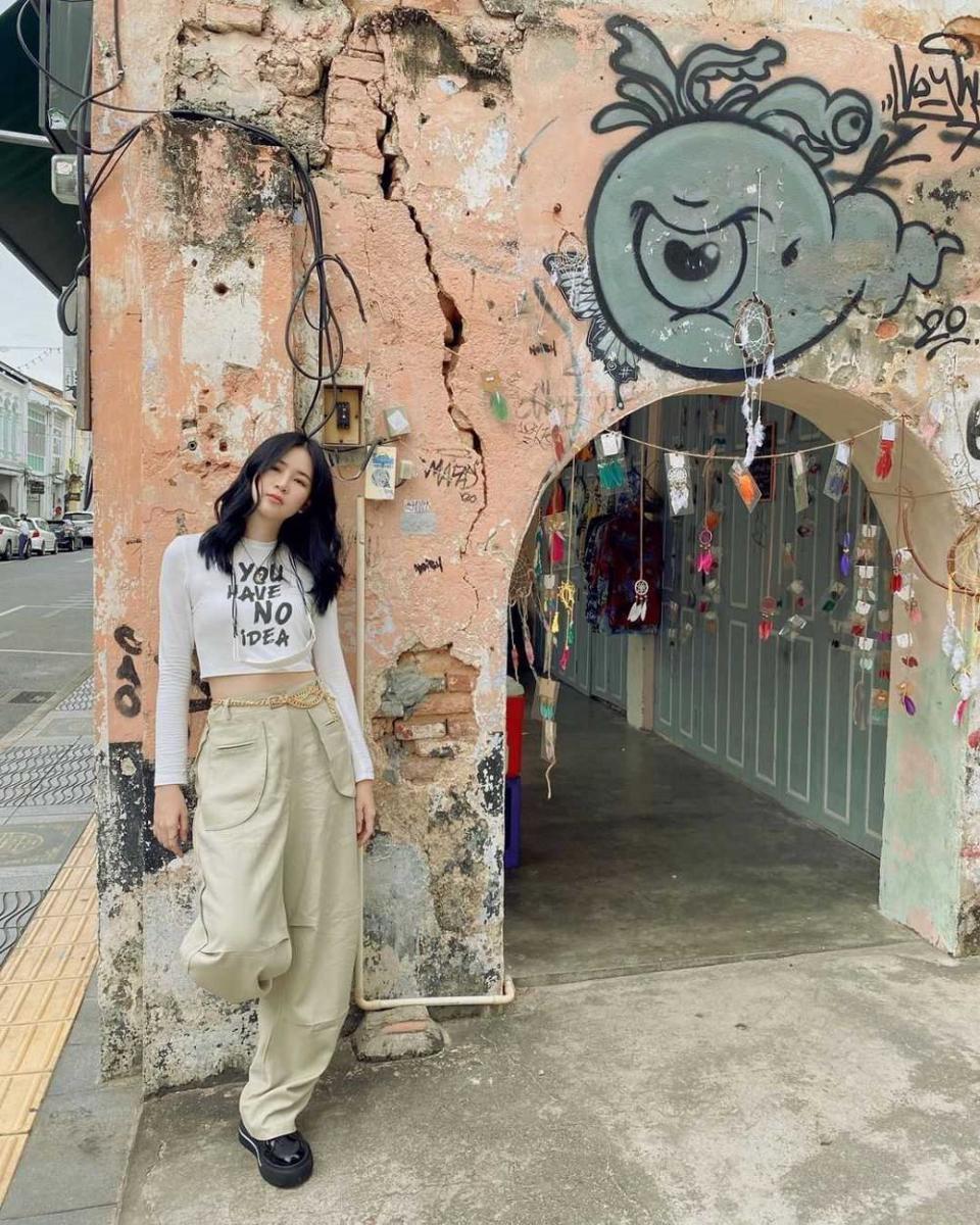 crop top ala Apple Lapisara (instagram.com/applelapisara)
