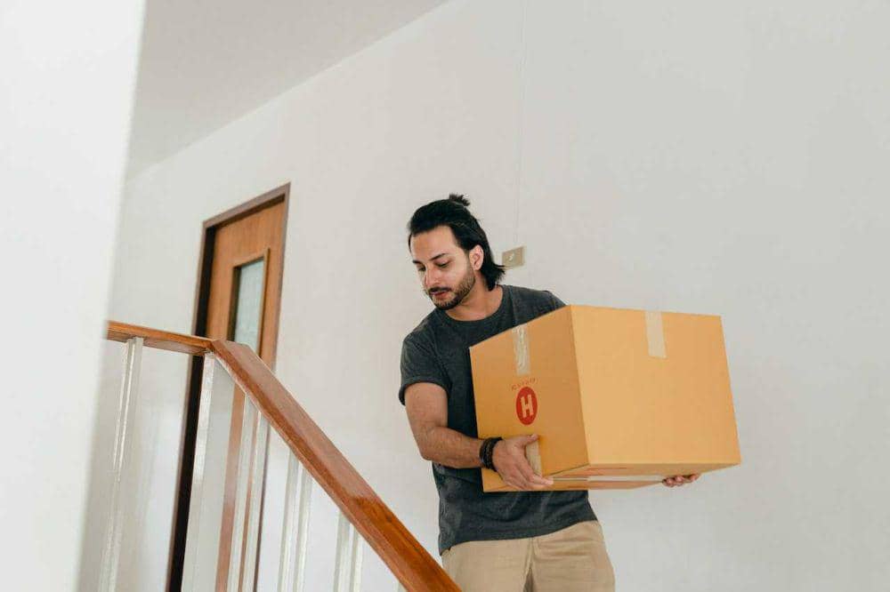 ilustrasi pindahan (pexels.com/Ketut Subiyanto)